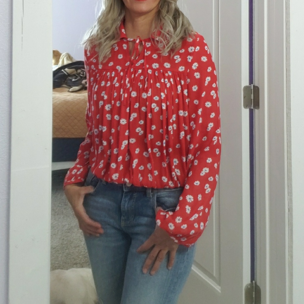 Beautiful blouse - Picture 2 of 5